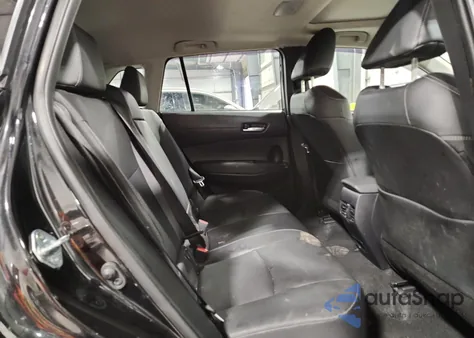 2022 Toyota Corolla Cross Xle z USA, uszkodzony, nr VIN 7MUDAABG6NV034372